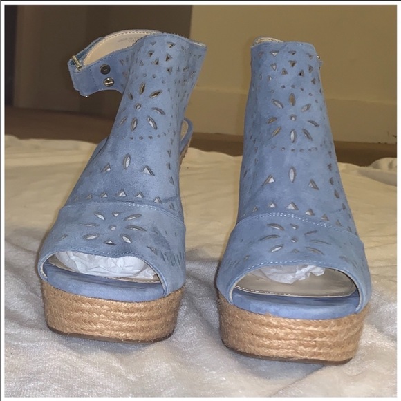 Marc Fisher wedge sandals 10 - Picture 7 of 9